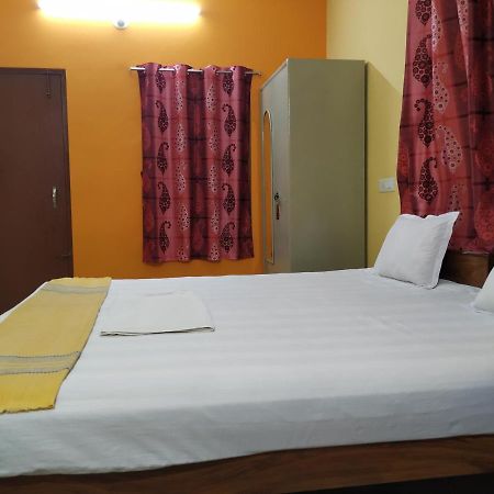Bhalobasa Anandabas Hotel โบลปูร์ ภายนอก รูปภาพ